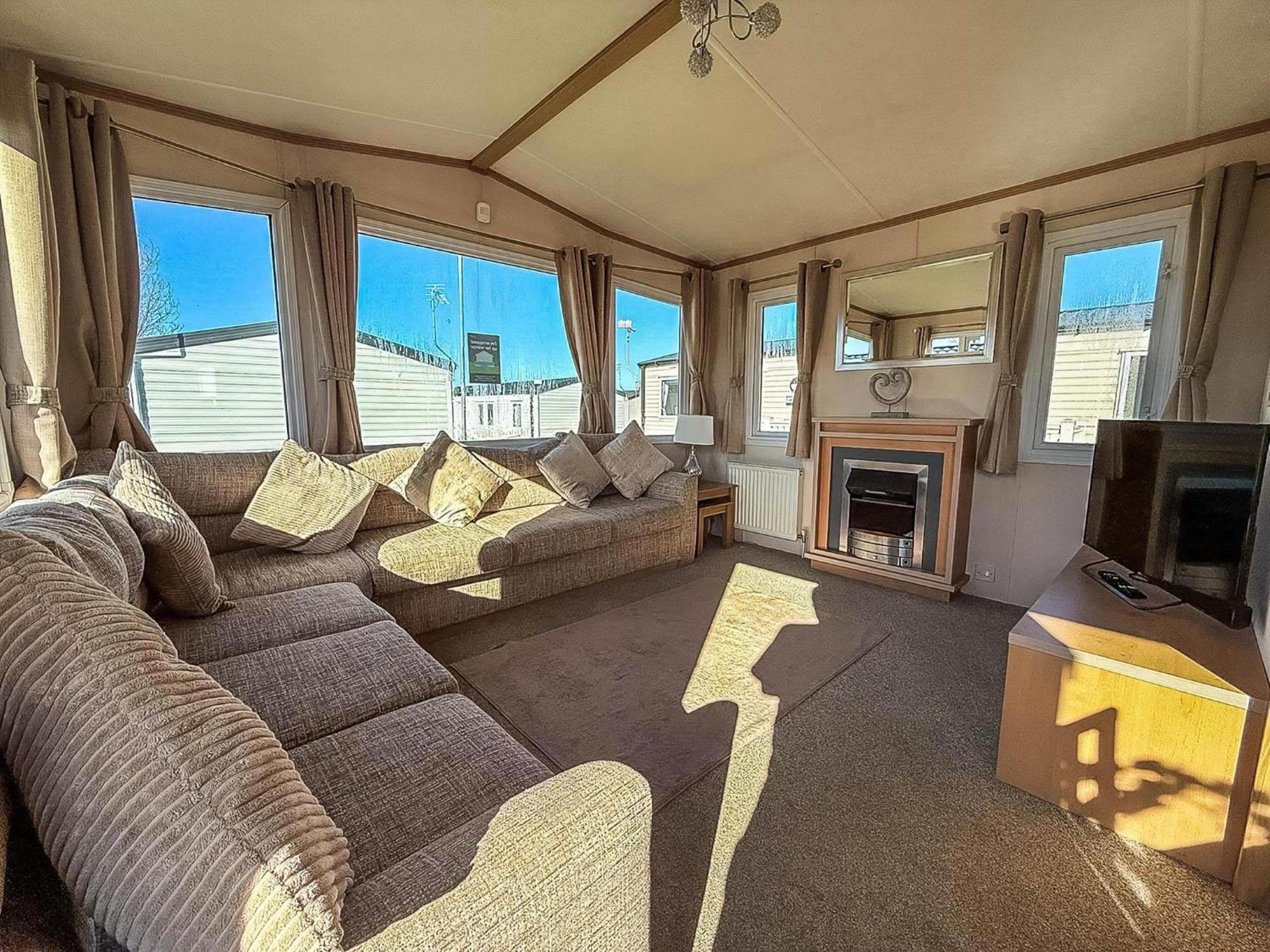 Lovely 6 Berth Caravan For Hire At Manor Park In Hunstanton Norfolk Ref 23044S Екстер'єр фото