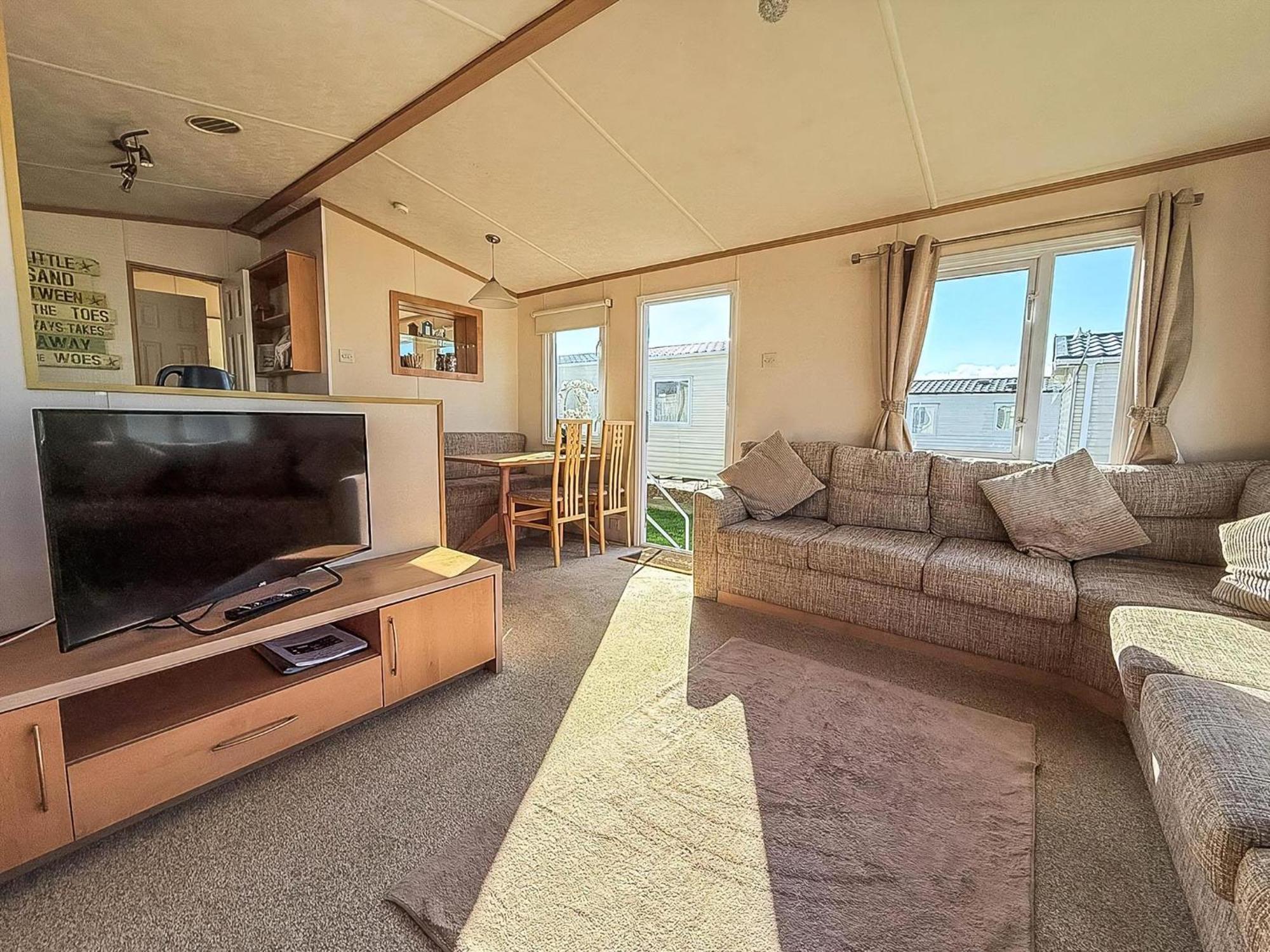 Lovely 6 Berth Caravan For Hire At Manor Park In Hunstanton Norfolk Ref 23044S Екстер'єр фото